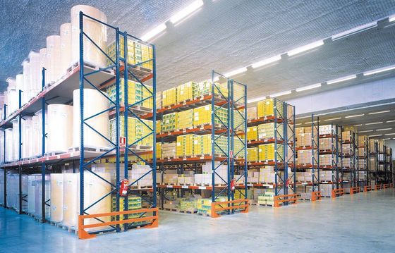 RAL5017 Color Warehouse Pallet Rack Customizable 4000kgs~30000kgs/Bay