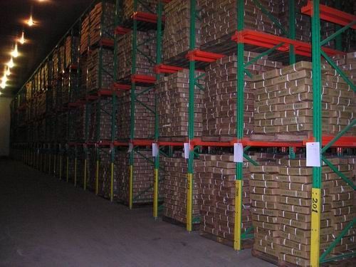 Drive In And Drive Through Racking Space Saving Warehouse Storage Shelves OEM Available