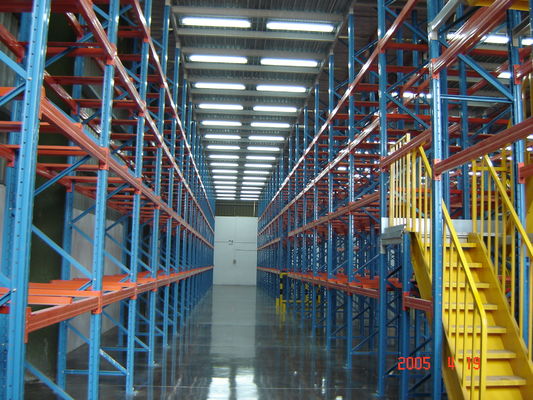 Prefabricated Steel Frame Warehouse Free Standing Modular Mezzanine Floor Kits