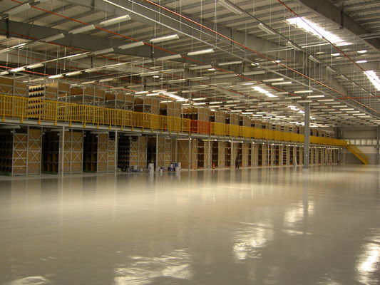 Smooth Surface Mezzanine Racking Systems For Industrial Storage