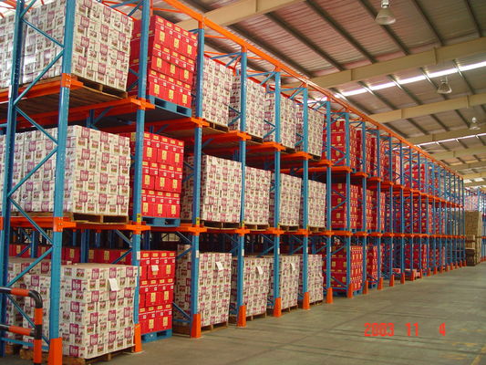 Aço inoxidável Acionamento em estantes de paletes Economia de espaço Estantes industriais de empilhamento Prateleiras